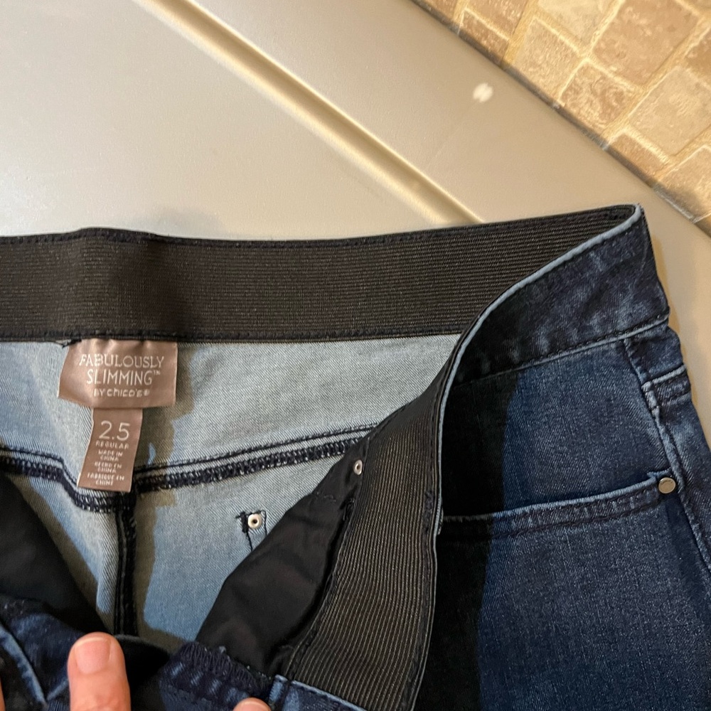 Women’s Chicos jeans - Picture 2 of 5